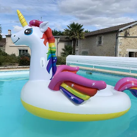 Villa De 5 Chambres Avec Piscine Privee Jardin Clos Et Wifi A Jean De Sauves